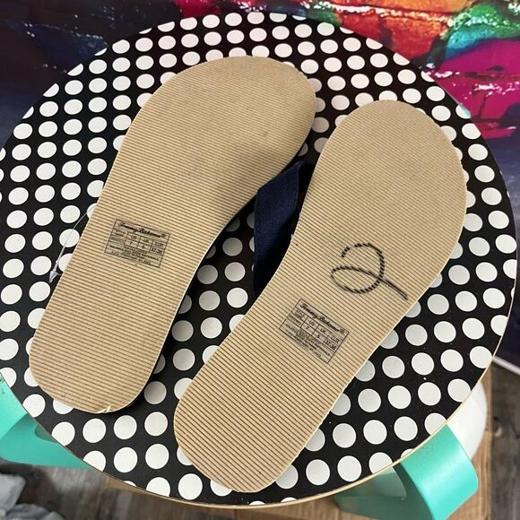 Tommy Bahama Sandals Womens Size 7 Speedwell Flip Flops Thong Navy Blue Strap Ne - Picture 5 of 5